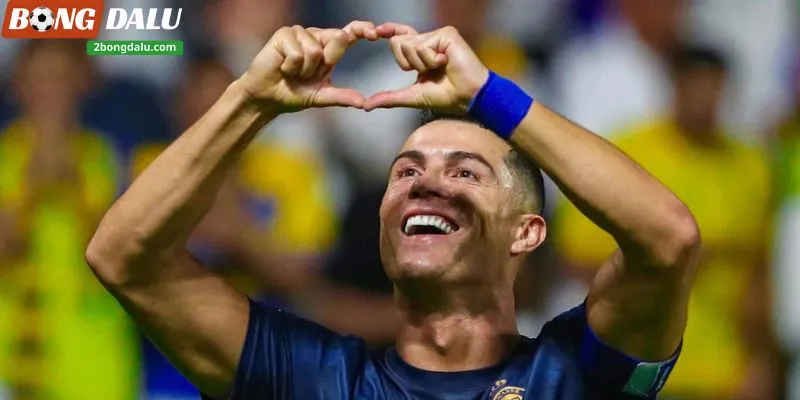 Ronaldo lập cú đúp tiếp tục chứng minh giá trị ở tuổi 40